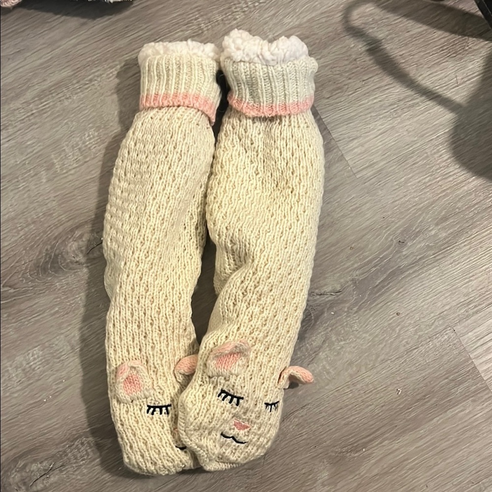 Jane and Bleecker Cream and Pink Knit slipper socks